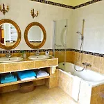 Chateau Les Vallees 4*