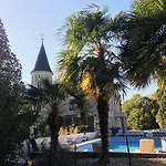 Chateau Les Vallees 라로슈포세이
