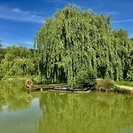 Chateau Les Vallees B&B