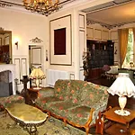 Chateau Les Vallees B&B