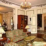 Chateau Les Vallees B&B 라로슈포세이