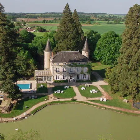 Chateau Les Vallées Bed & Breakfast 4*