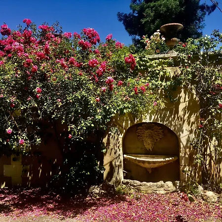 Bed & Breakfast Chateau Les Vallées 4*