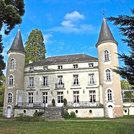 Chateau Les Vallees Nocleg ze śniadaniem 4*