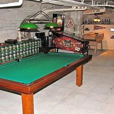 Chateau Les Vallees Nocleg ze śniadaniem 4*