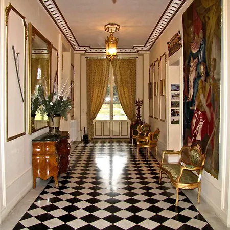 فندق مبيت وإفطار Chateau Les Vallees 4*