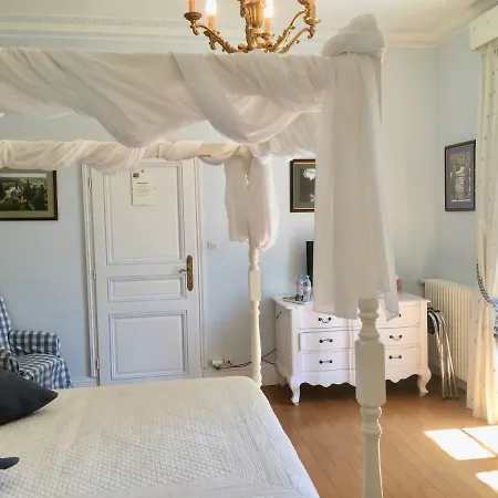Bed & Breakfast Chateau Les Vallees En Touraine 4*
