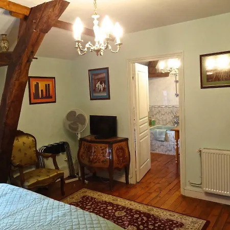 Chateau Les Vallees En Touraine Bed & Breakfast 4*