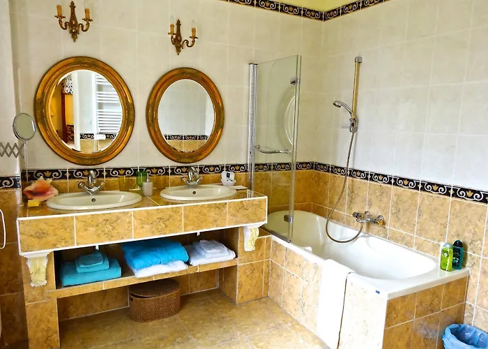 Chateau Les Vallees 4*