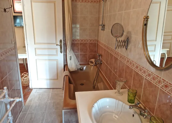 Bed & Breakfast Chateau Les Vallees 4*