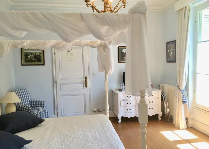 Bed & Breakfast Chateau Les Vallees 4*