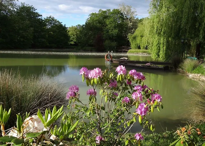 Bed & Breakfast Chateau Les Vallees 4*